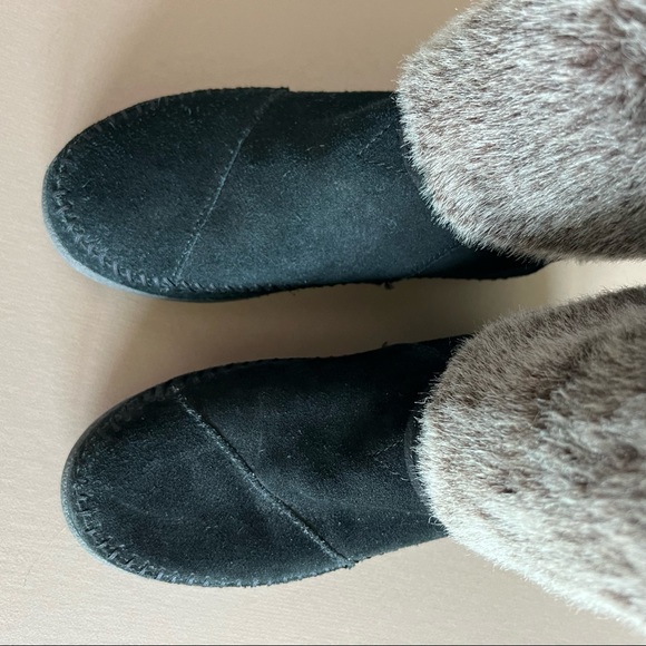 Toms Black Suede & Fur Lace Up Ankle Boots - Picture 5 of 10